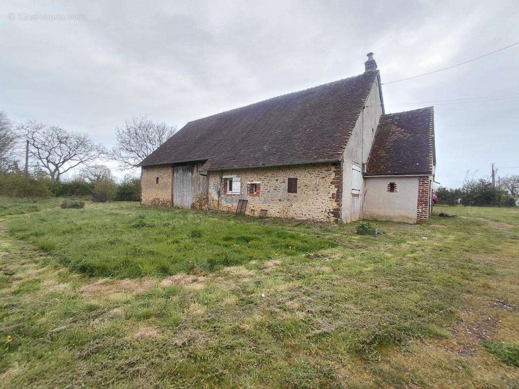 Maison en campagne à rénover, 125m² au sol, étang - photo 10