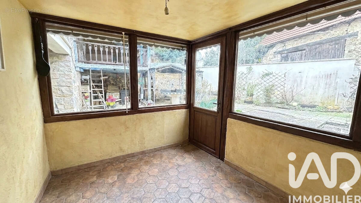 Maison 152 m² à Chalautre-La-Grande  - photo 8