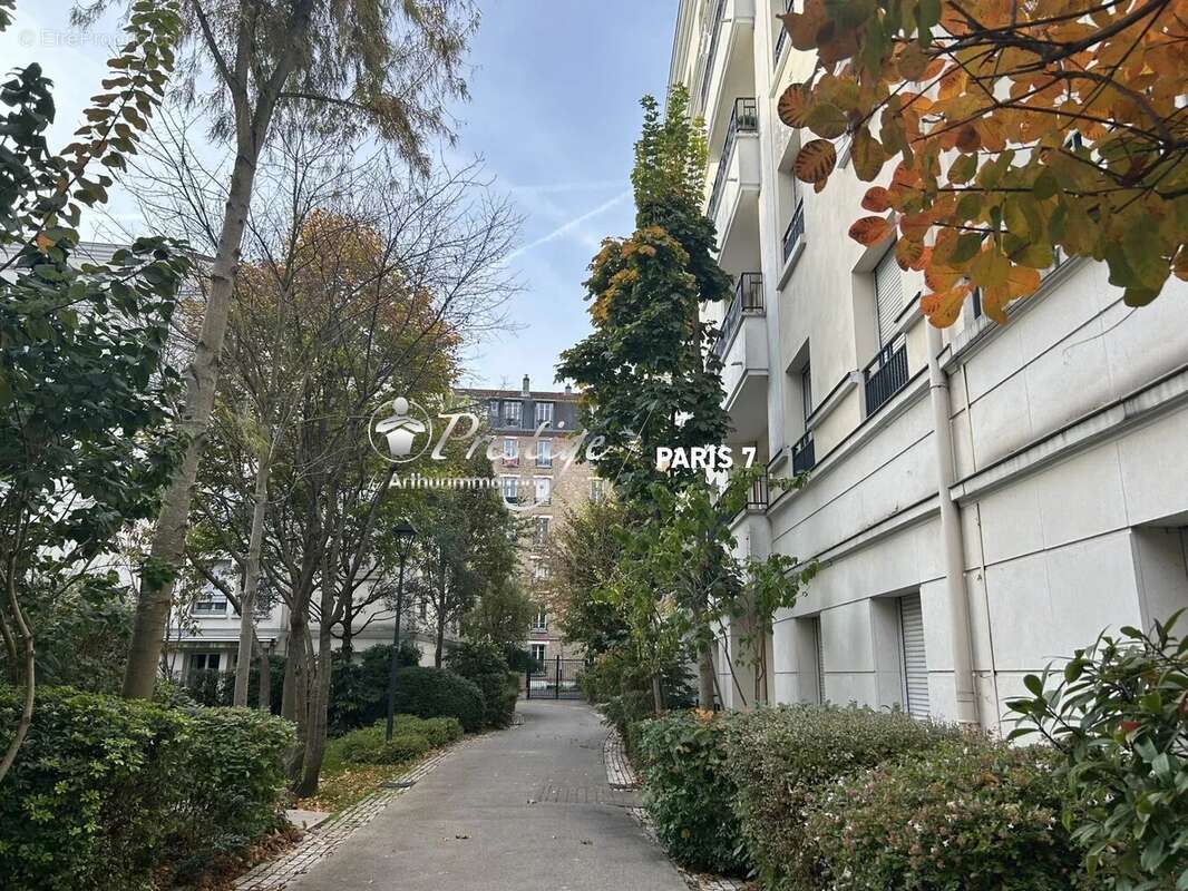 Appartement à CHARENTON-LE-PONT