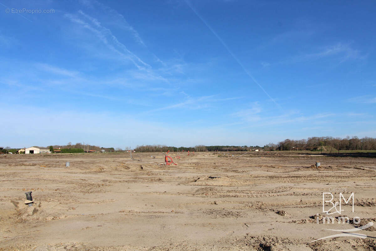 Terrain Tosse 596 m2 - photo 2