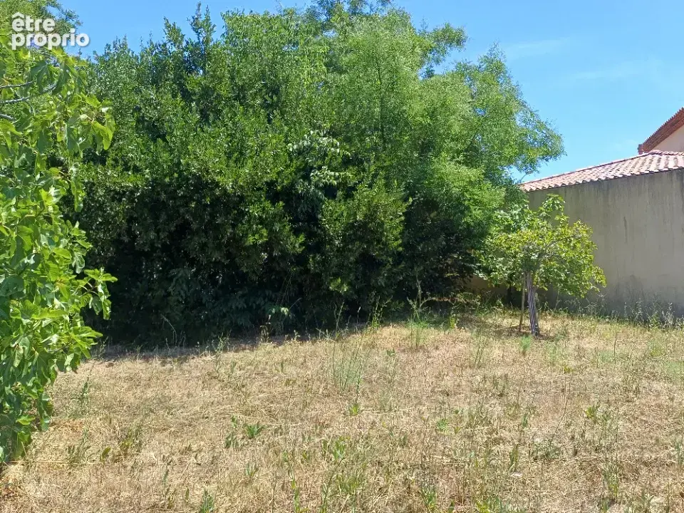 Terrain à LA CRAU