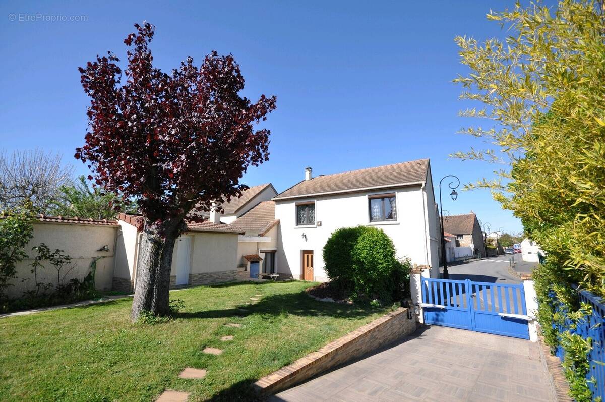 Maison à CHEPTAINVILLE