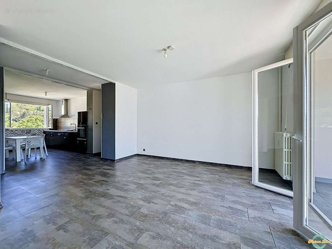 Appartement à LA TOUR-DU-PIN