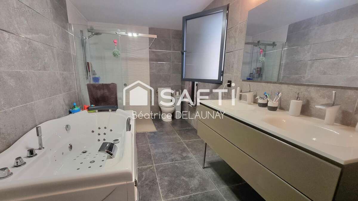 Photo 7 - Maison à SAINT-LAURENT-D'AIGOUZE