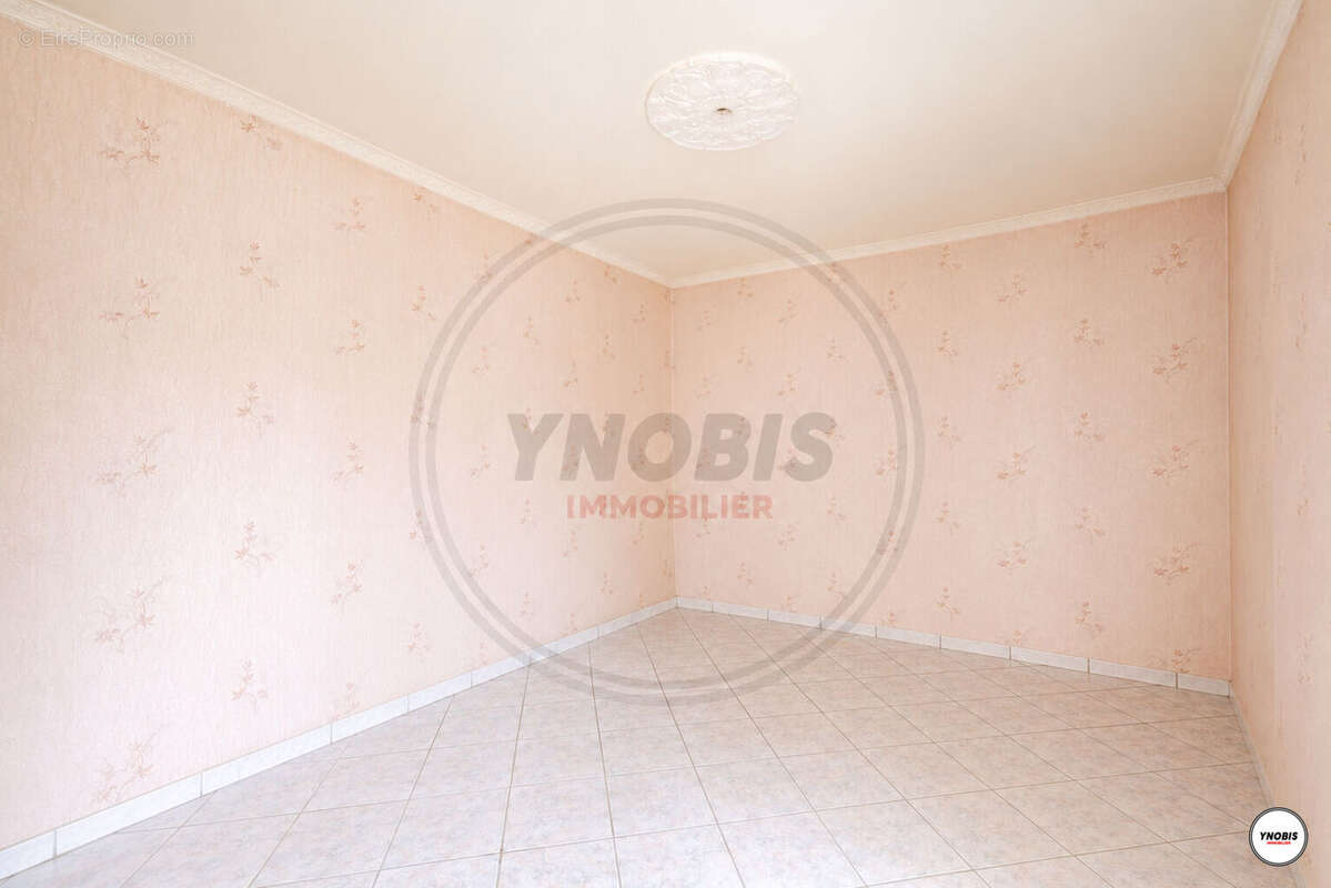 Appartement à LES MUREAUX