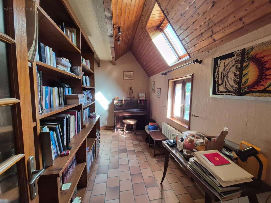 Maison 95 m² à Descartes  - photo 9