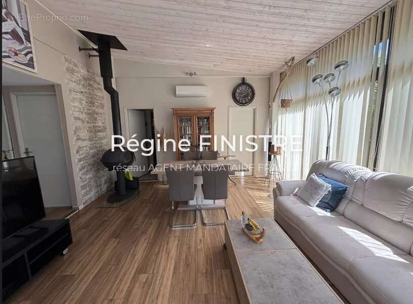 Maison à ROQUEBRUNE-SUR-ARGENS