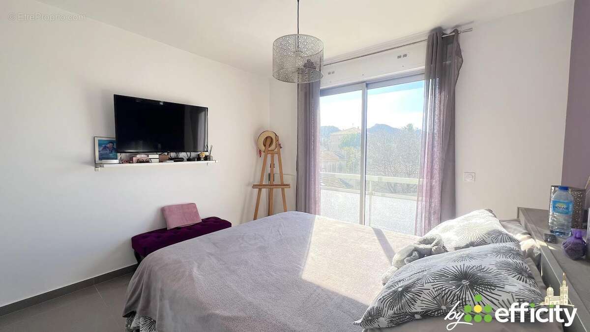 Appartement à MARSEILLE-9E