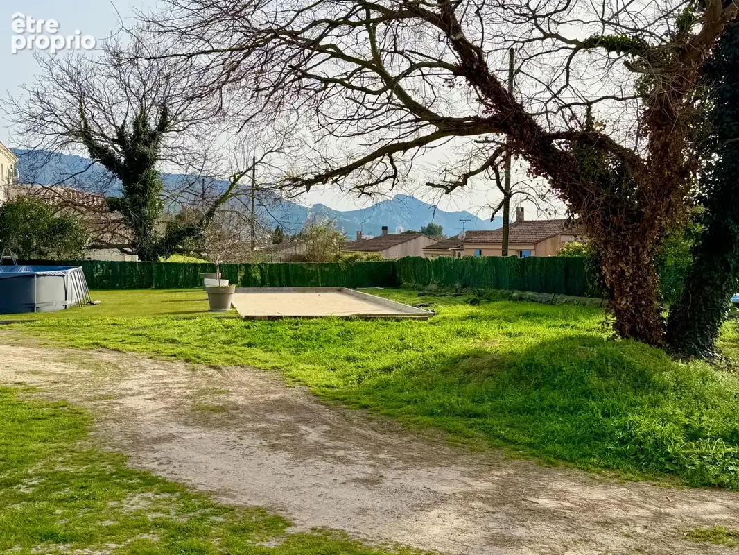 Belle maison de plain-pied de 105m2, garage double, boulodrome et piscine hors-sol - photo 6