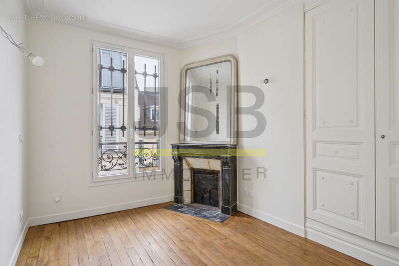 Appartement à PARIS-2E