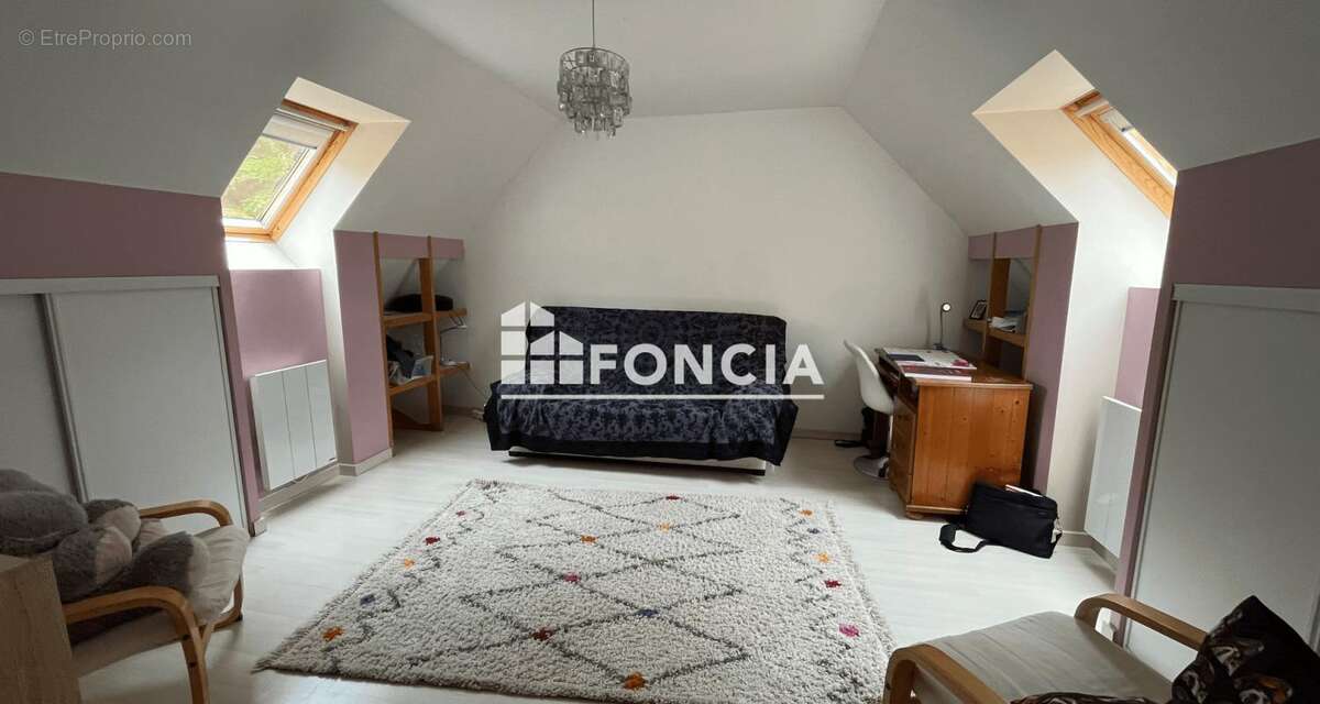 Maison à NOYEN-SUR-SARTHE