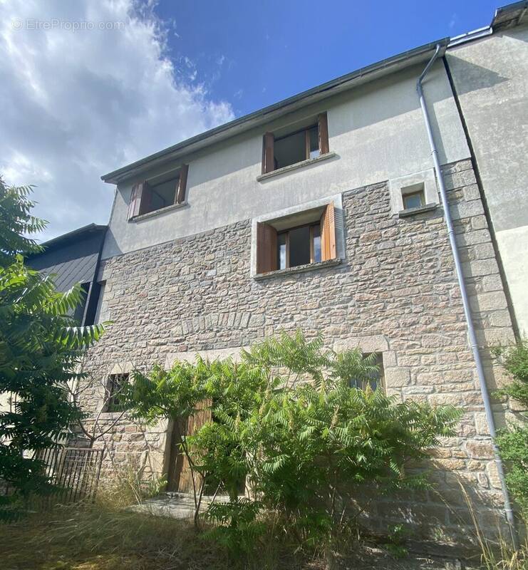 Maison à BUGEAT