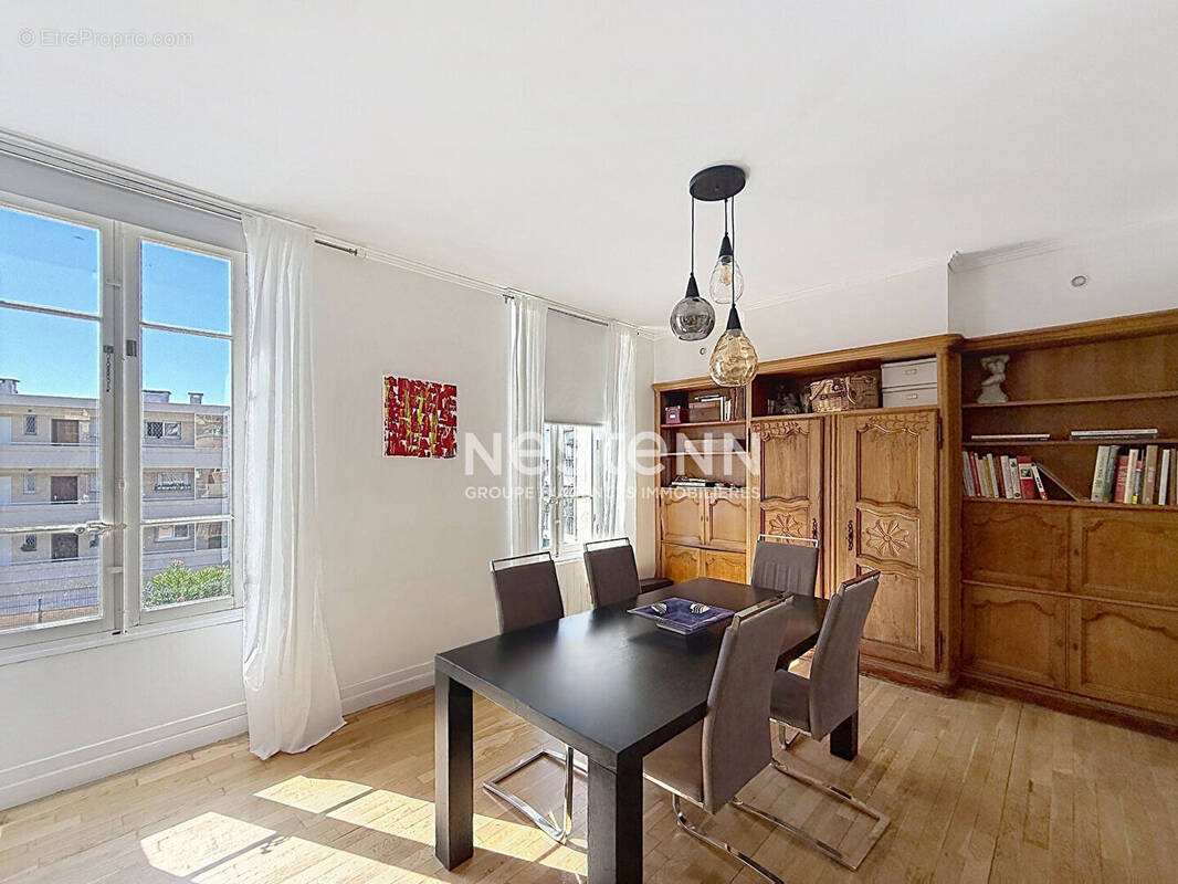 Appartement à VALLAURIS