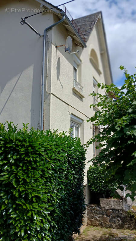 Maison à MAURIAC