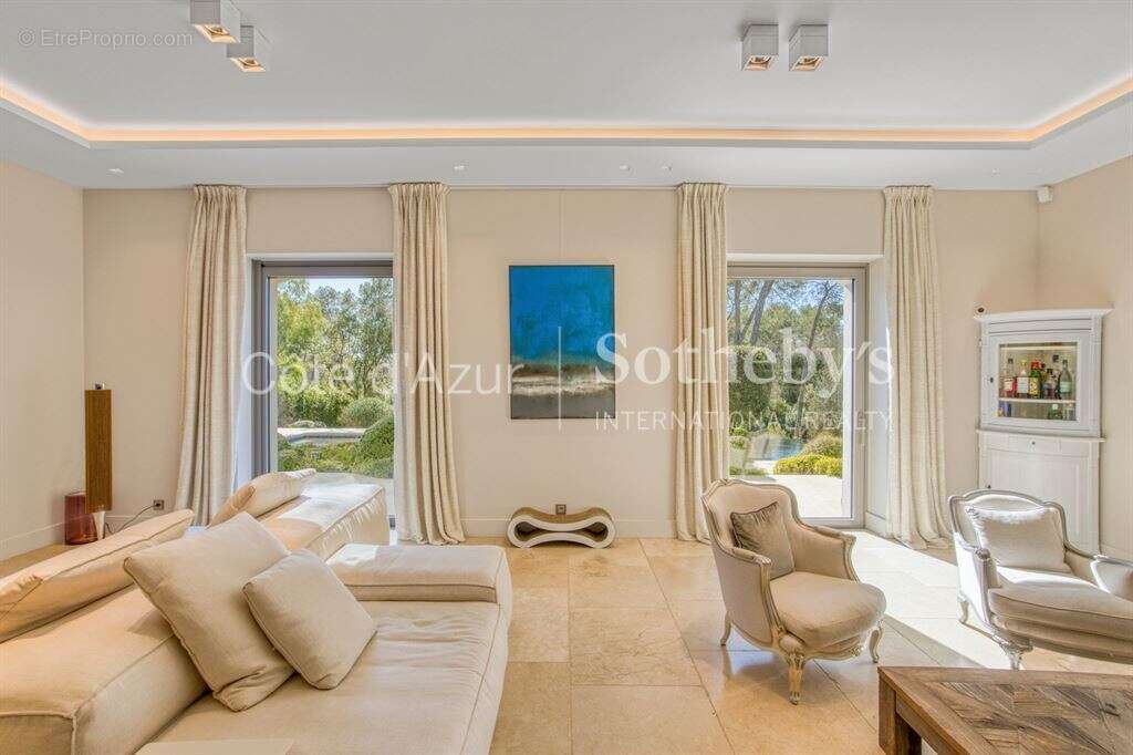 Maison à TOURRETTES