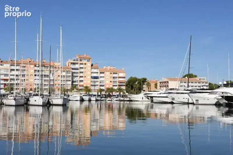 Terrain 1 400 m² à vendre à Hyeres (83400) - photo 1