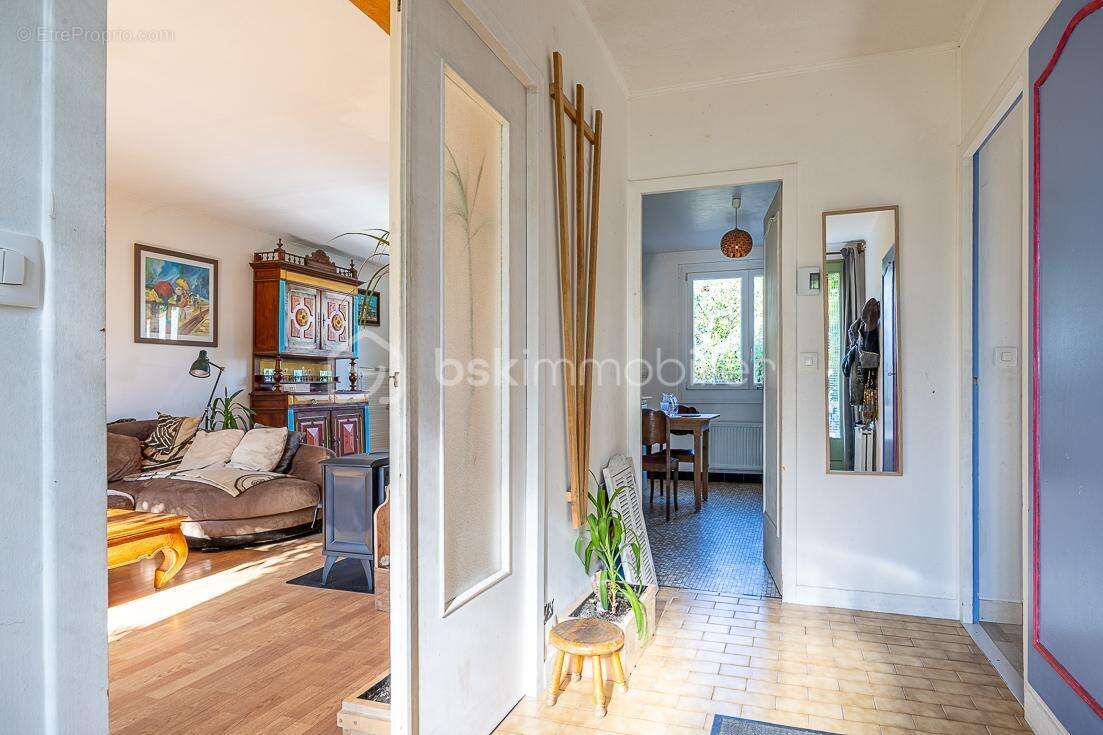 ***** plain-pied, 2 chambres, bureau, grand jardin arboré, quartier brizeaux à niort ***** - photo 3