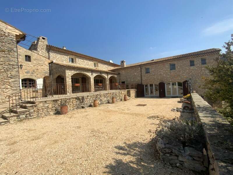 Propriété Gîtes et chambres d'hôtes 20 hA - 550 m2 à Banon - photo 23