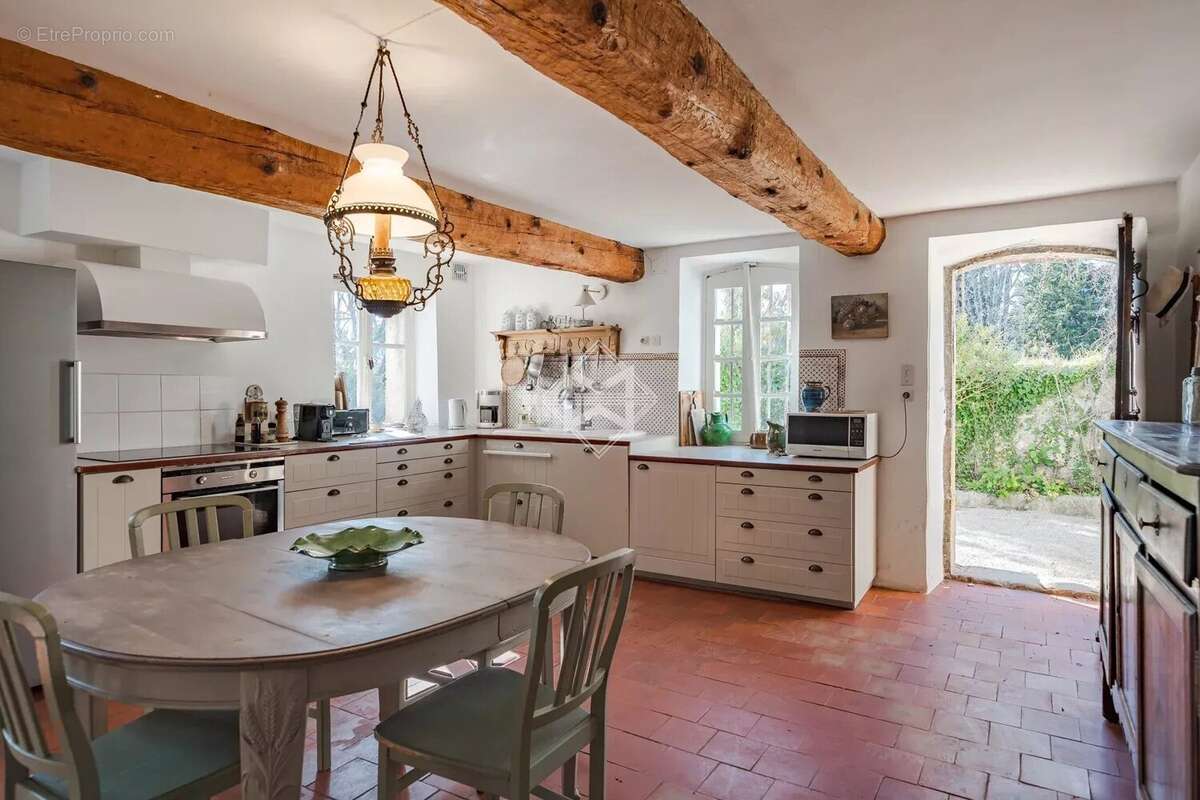 Maison à TOURRETTES