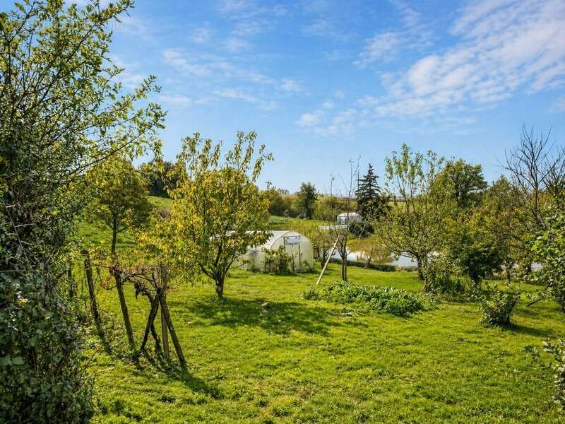 Ancien corps de ferme de caractère - Propriété familiale avec dépendances - 4 hectares avec étang privé - Idéal projet familial, - photo 2