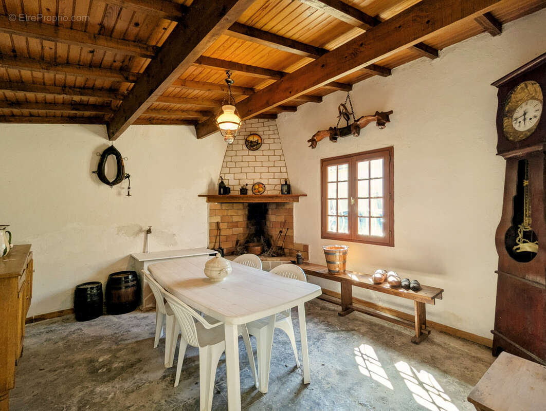 Maison à LA TOUR-SUR-ORB
