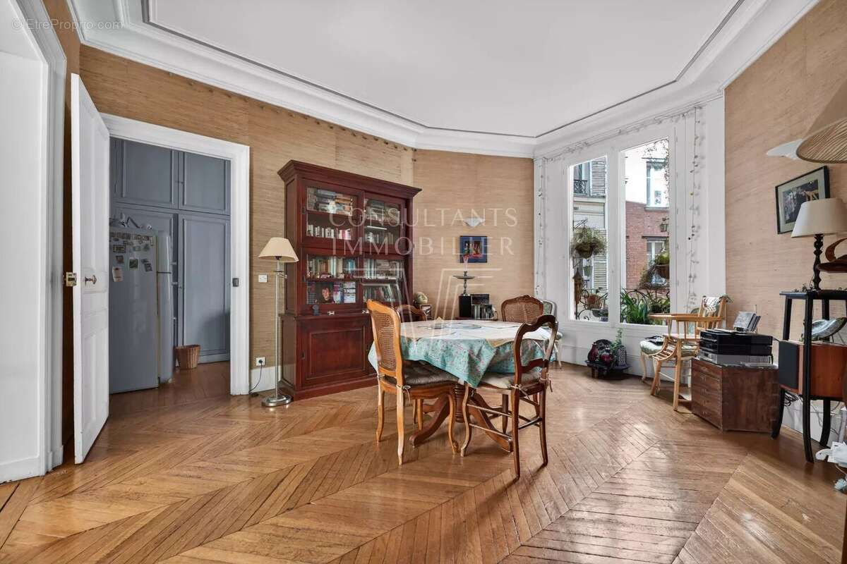 Appartement à PARIS-6E