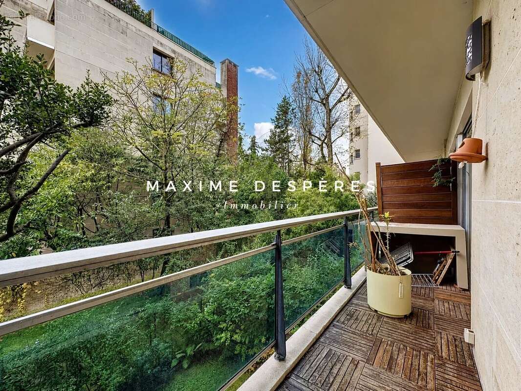 Appartement à NEUILLY-SUR-SEINE
