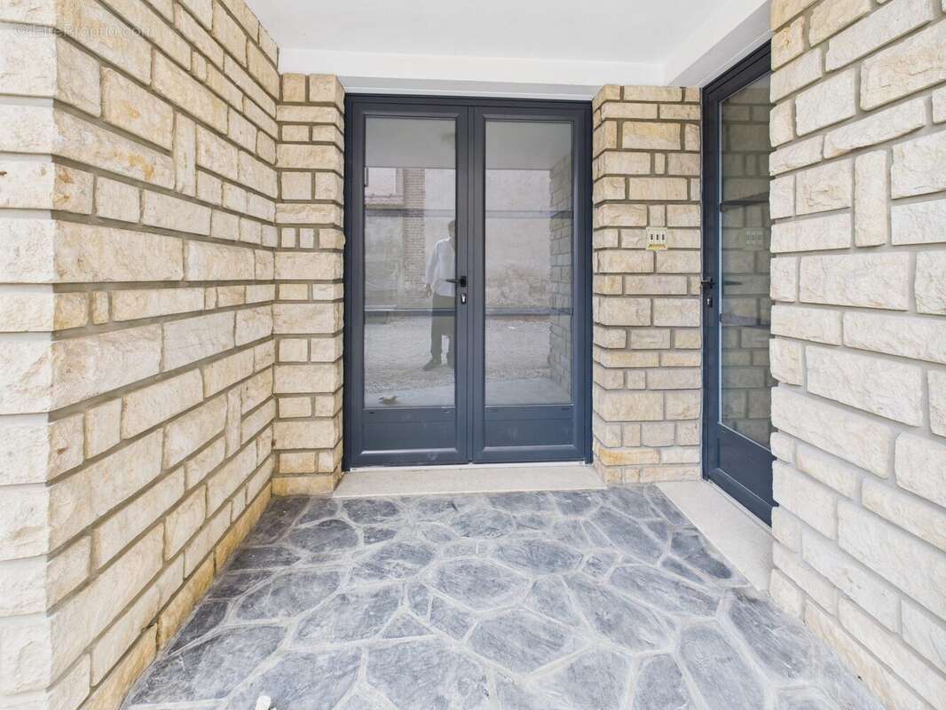 Maison 235 m² à Romilly-Sur-Seine  - photo 6