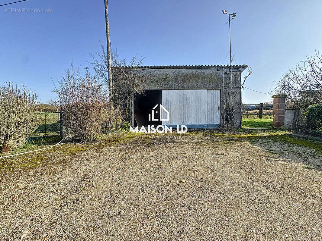 Maison à SAINT-PIERRE-SUR-DIVES