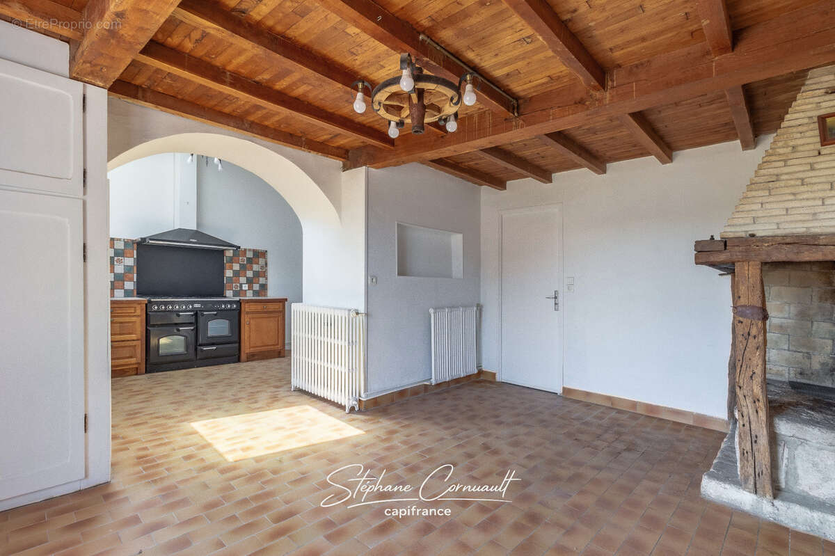 Maison en pierre de 147m² à la campagne - photo 6