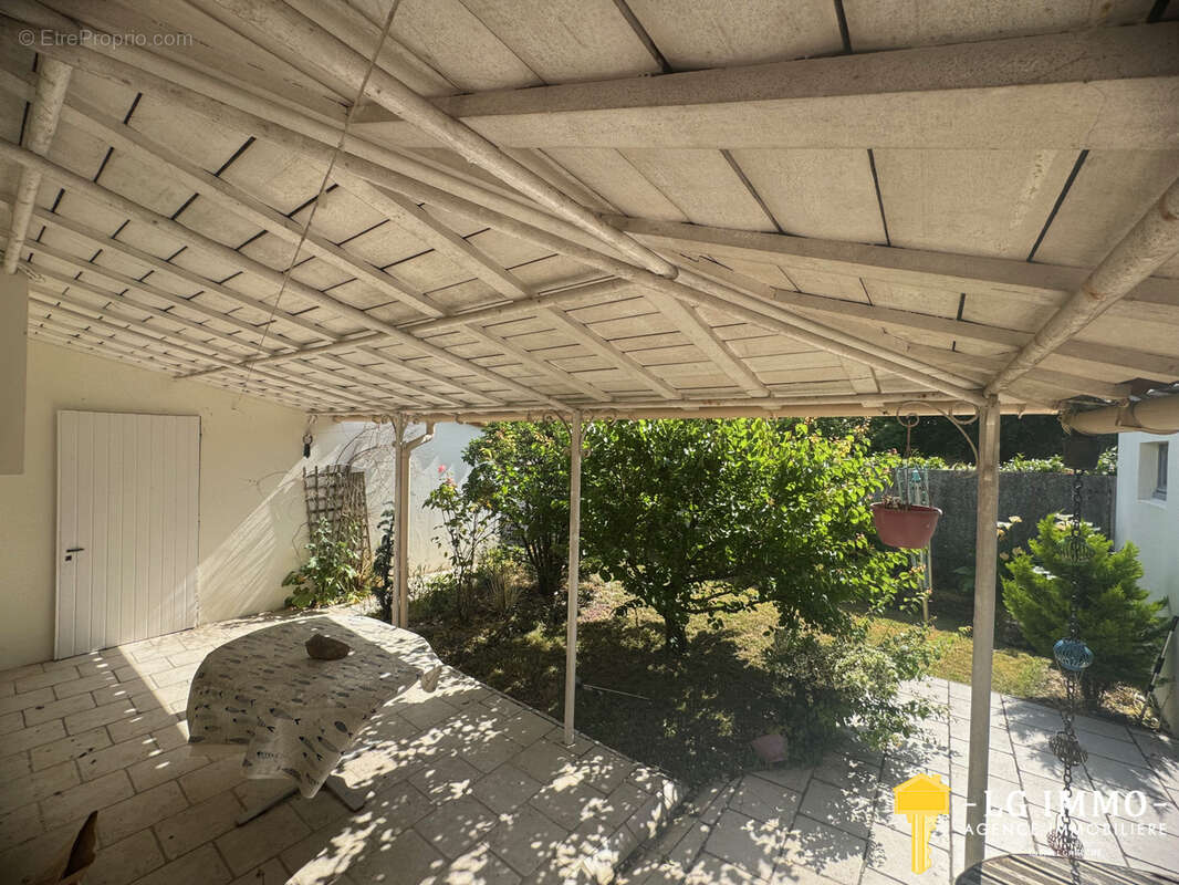 Maison à MESCHERS-SUR-GIRONDE
