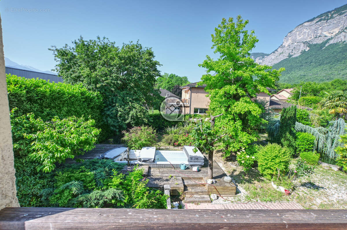 Ensemble immobilier de 210 M2 avec laboratoire aux normes + Duplex T5 + bureau sur 970 m2 de terrain - photo 5