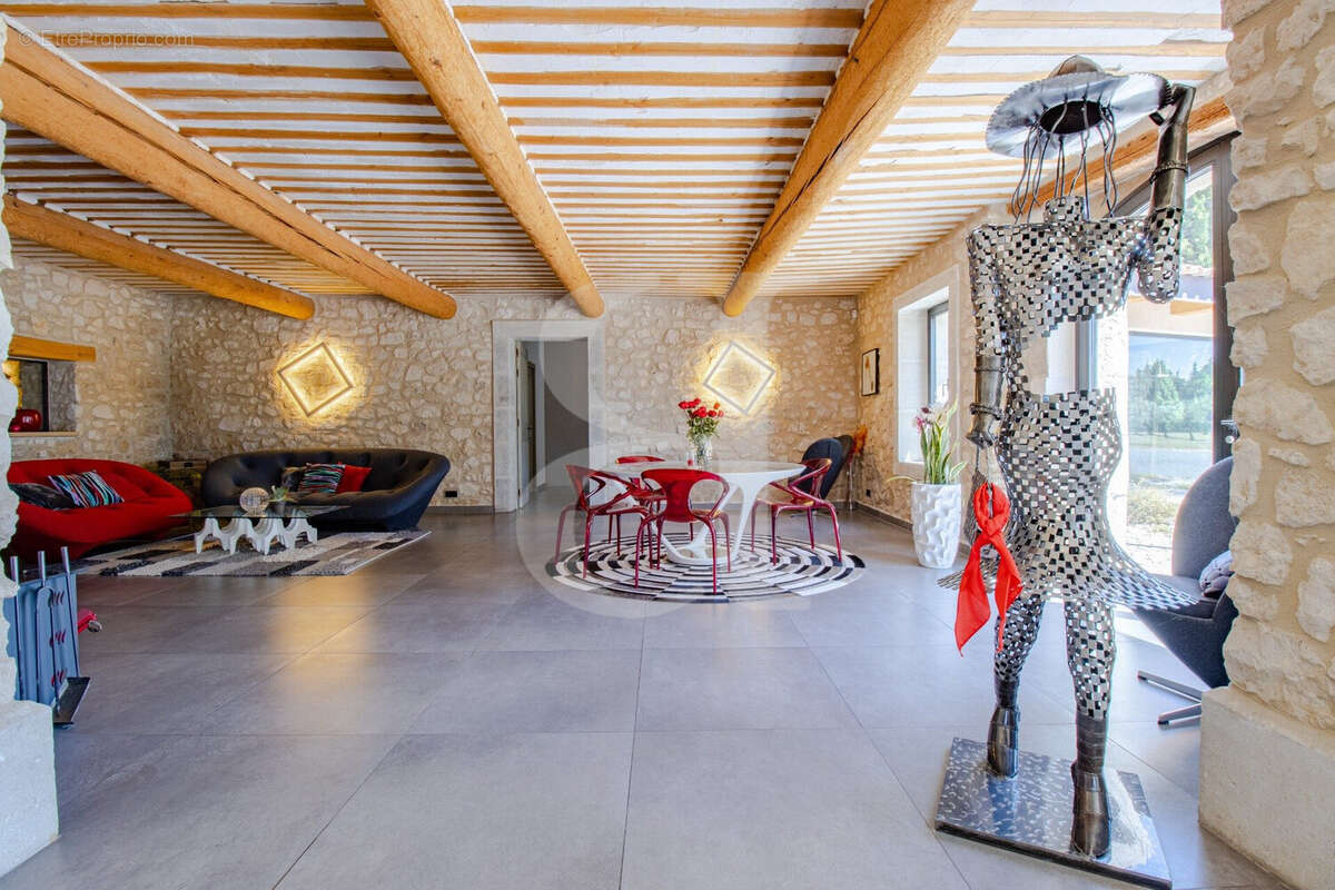Maison à PERNES-LES-FONTAINES