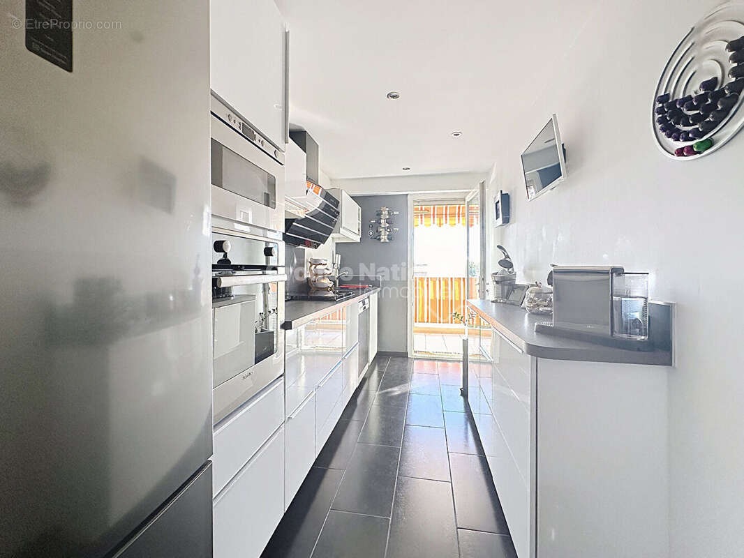 Appartement à SAINT-LAURENT-DU-VAR