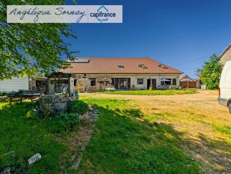 longère avec dépendances sur 3 115 m² – Francheville 39230 - photo 6