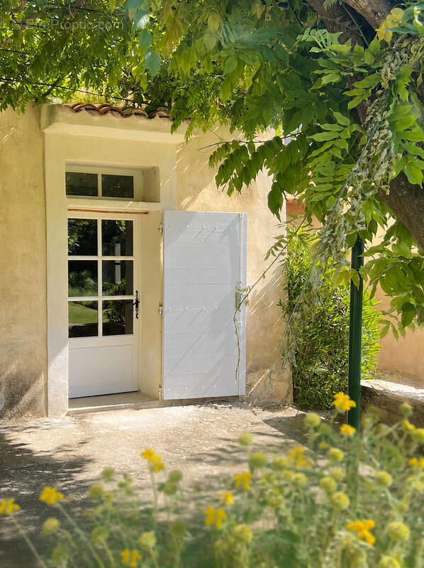 Maison à CUCURON