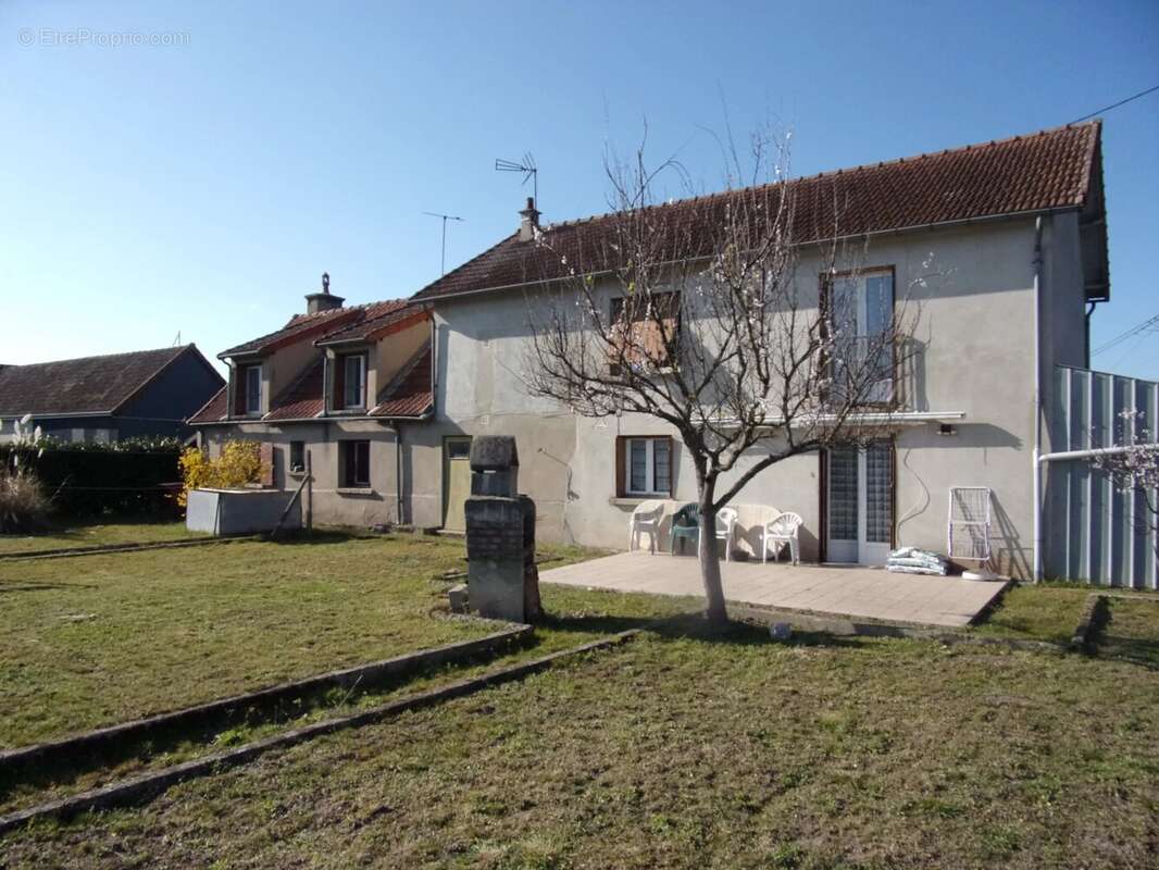 Appartement à AVERMES