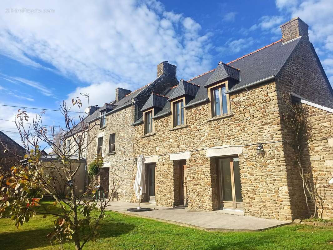 Maison à PLOUER-SUR-RANCE