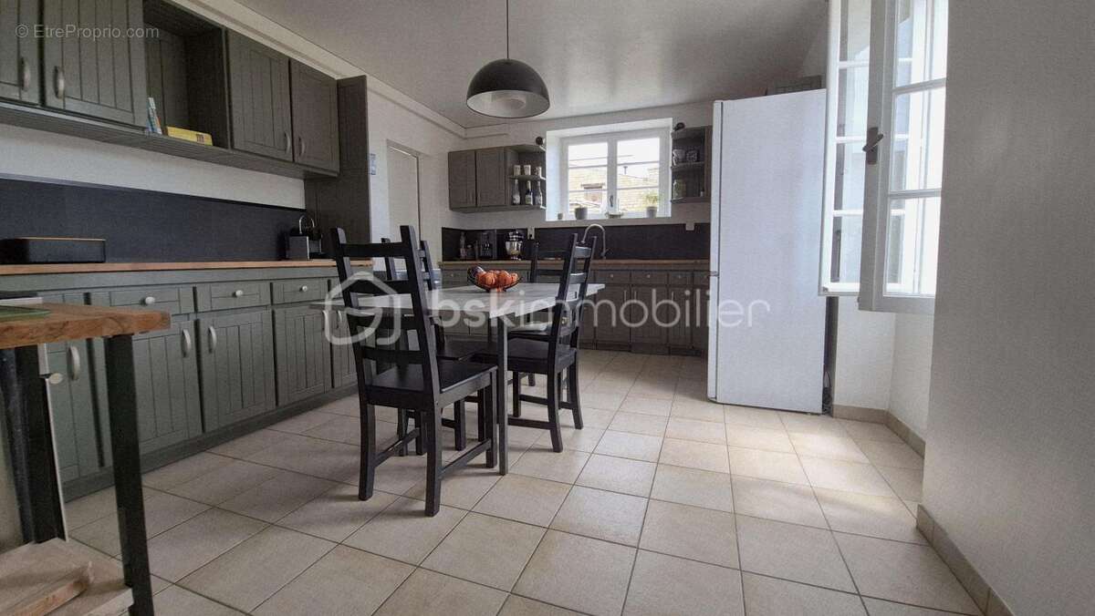 Maison à MAUZE-SUR-LE-MIGNON