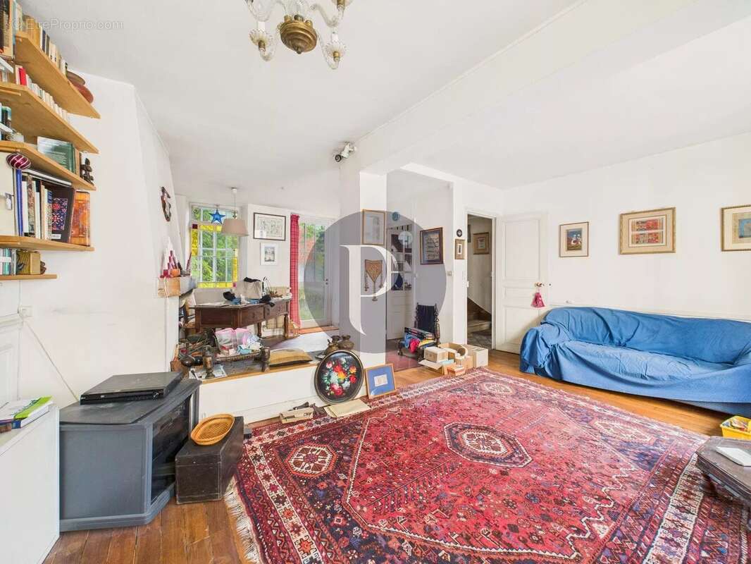 Maison à VERRIERES-LE-BUISSON