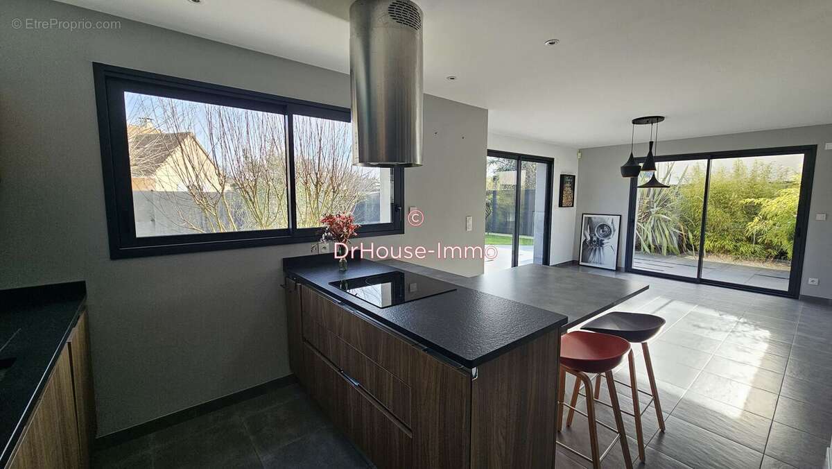 Maison à SAVIGNE-L'EVEQUE