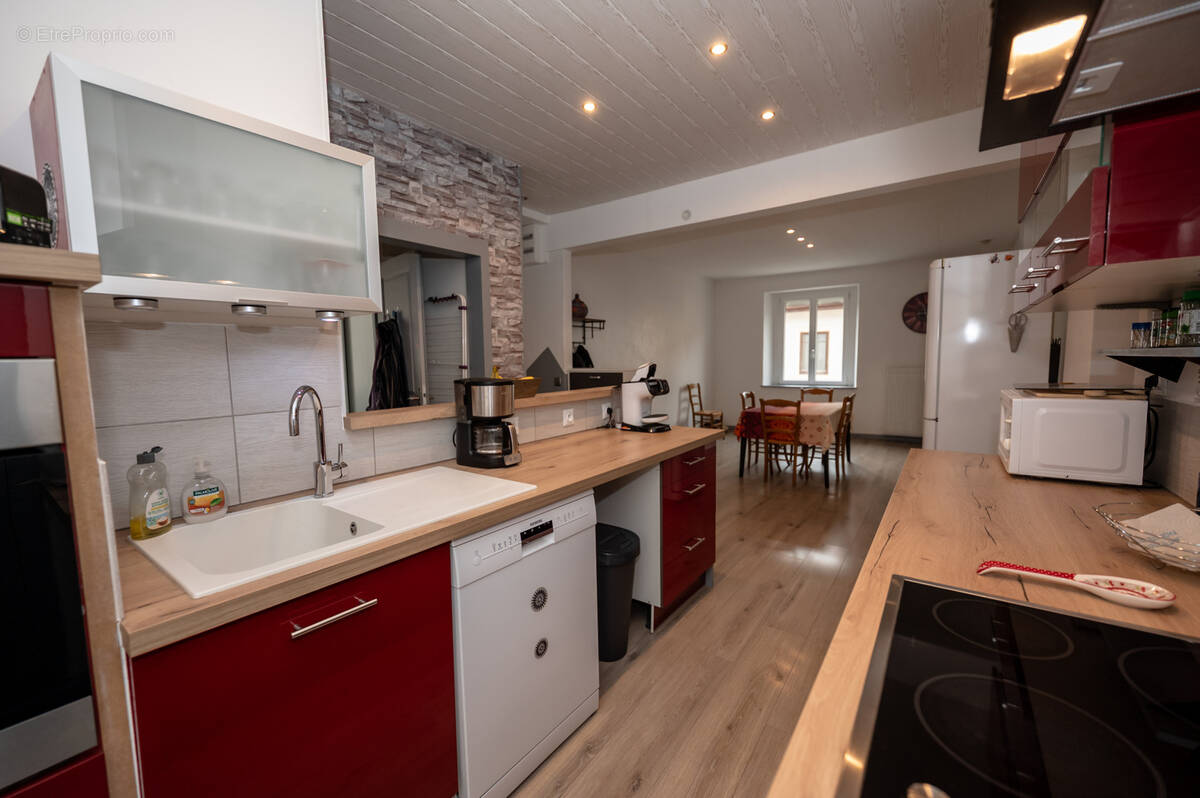 Appartement à FRASNE