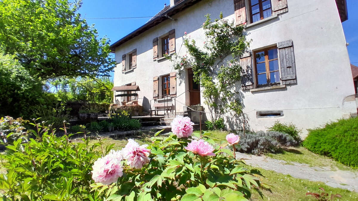 Maison à FAVERGES-DE-LA-TOUR