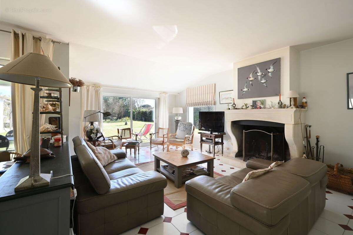 Maison à LES PORTES-EN-RE