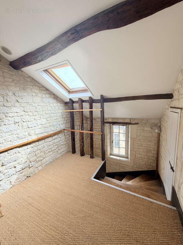 CAEN APPARTEMENT  2PP charme de l'ancien Centre ville 57m2 hab. avec cour collective - photo 8