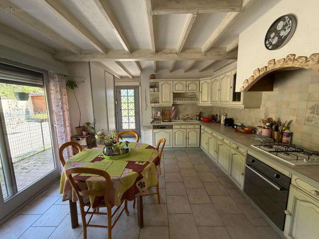 Maison à SAINT-PIERRE-LA-PALUD