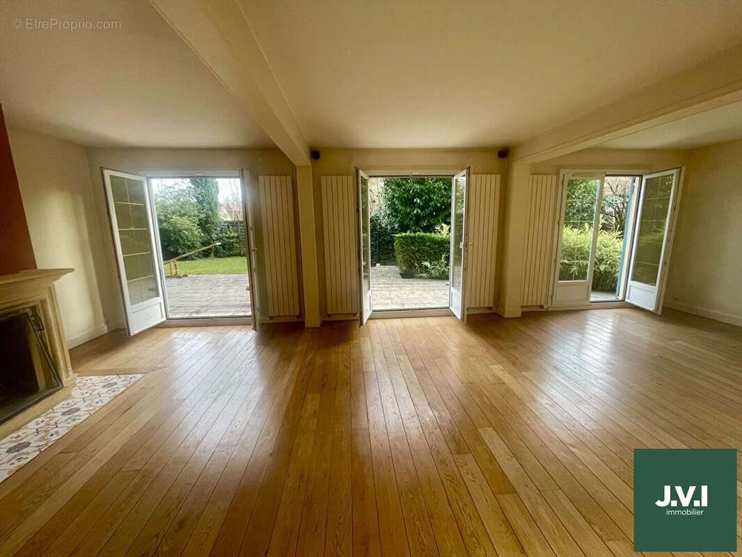 Maison à MONTMORENCY