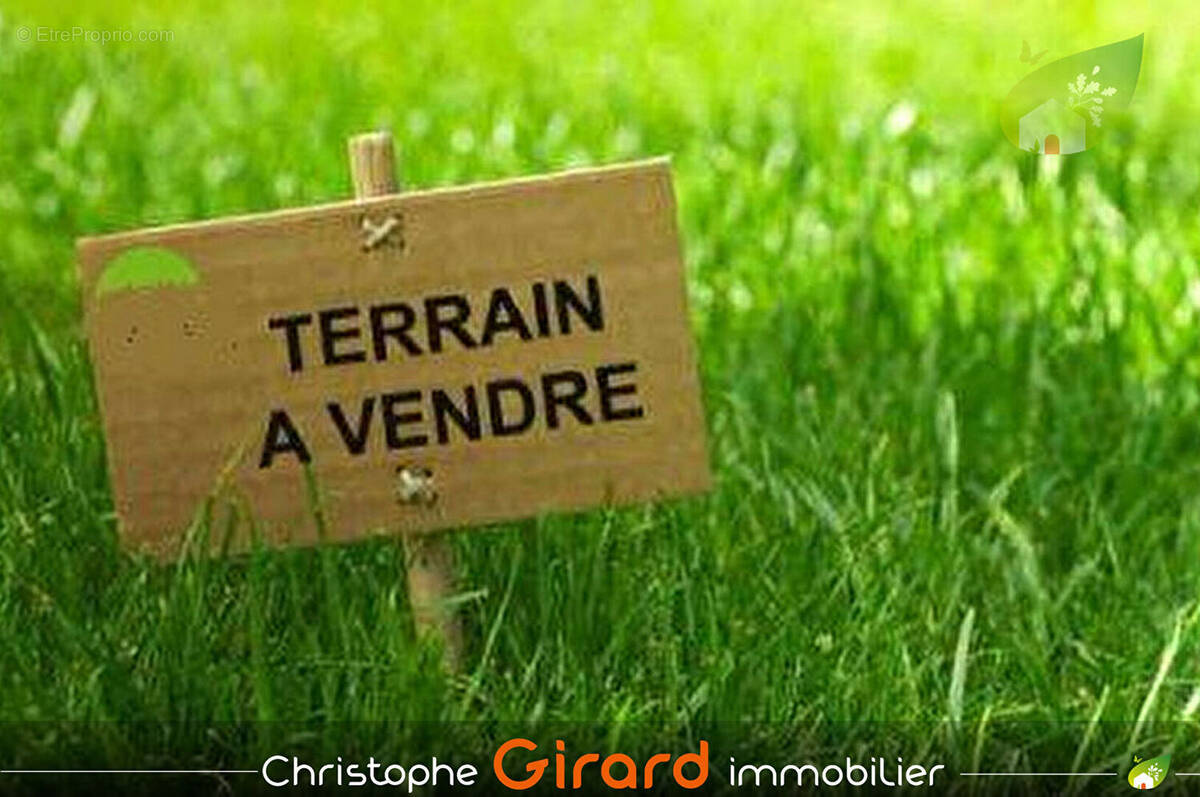 Terrain à TREVERIEN