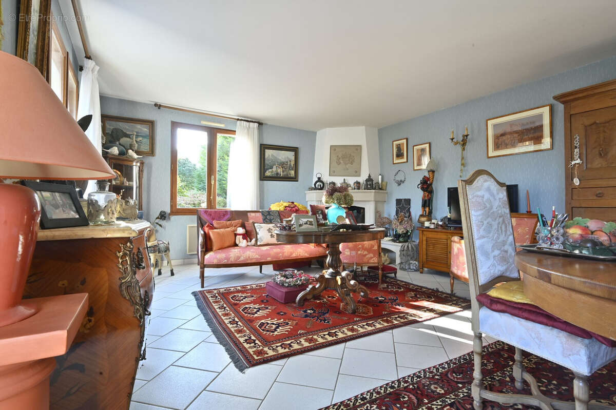 Maison à JONZAC