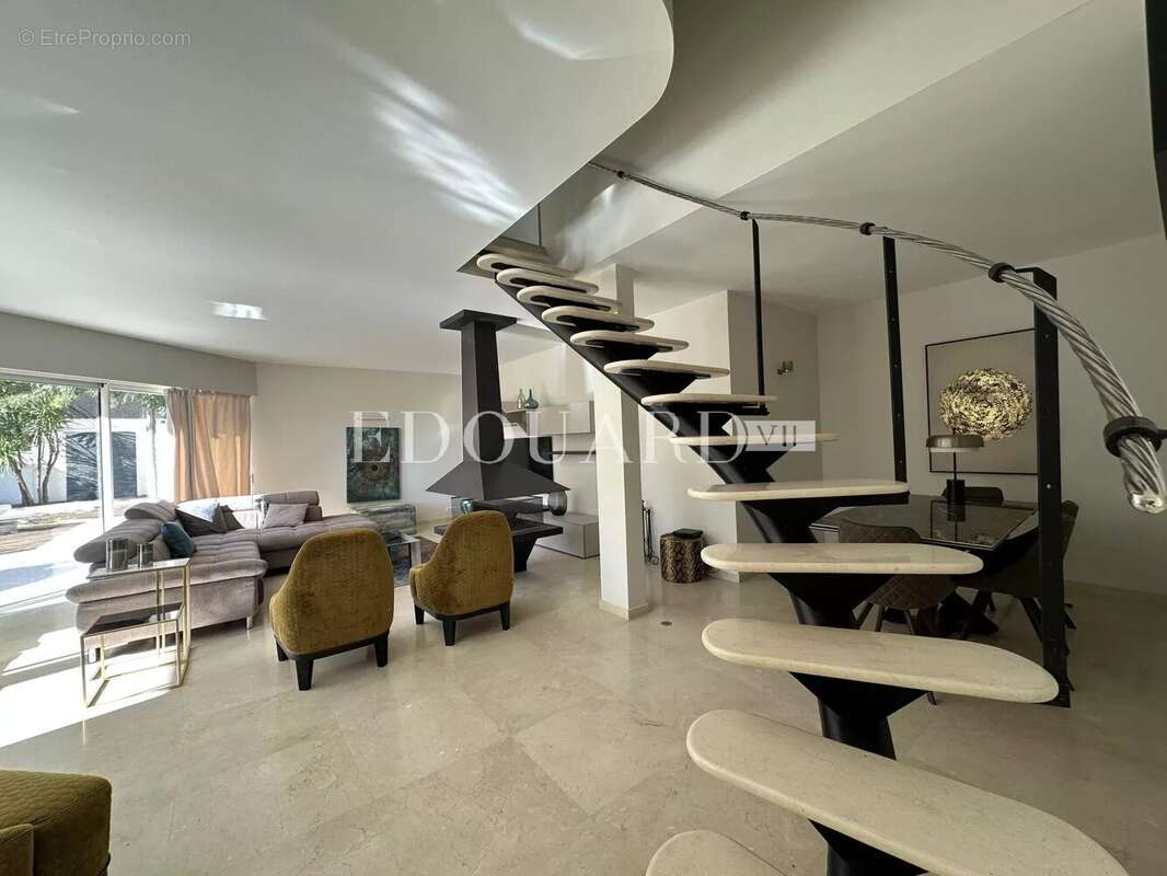 Maison à ROQUEBRUNE-CAP-MARTIN